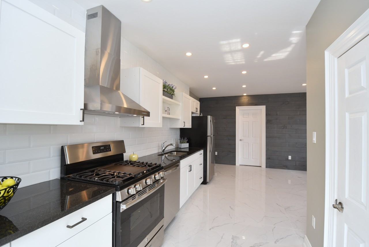 76 Burlington St E #2UPPER - Photo 2 of 19