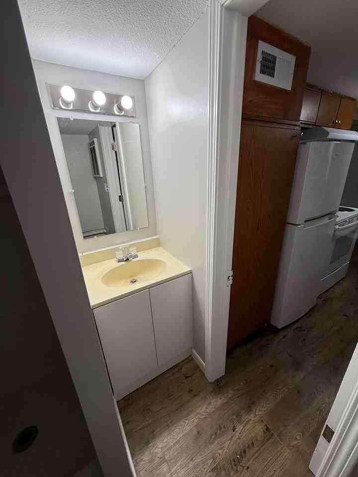 811 Pierre St - Photo 6 of 8
