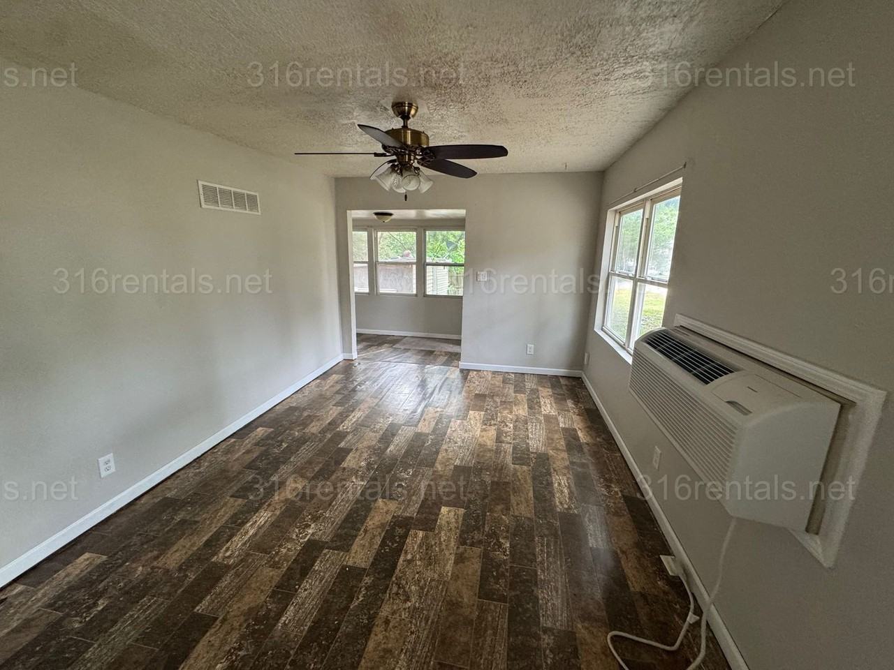 304 Se 5th St - Photo 6 of 9