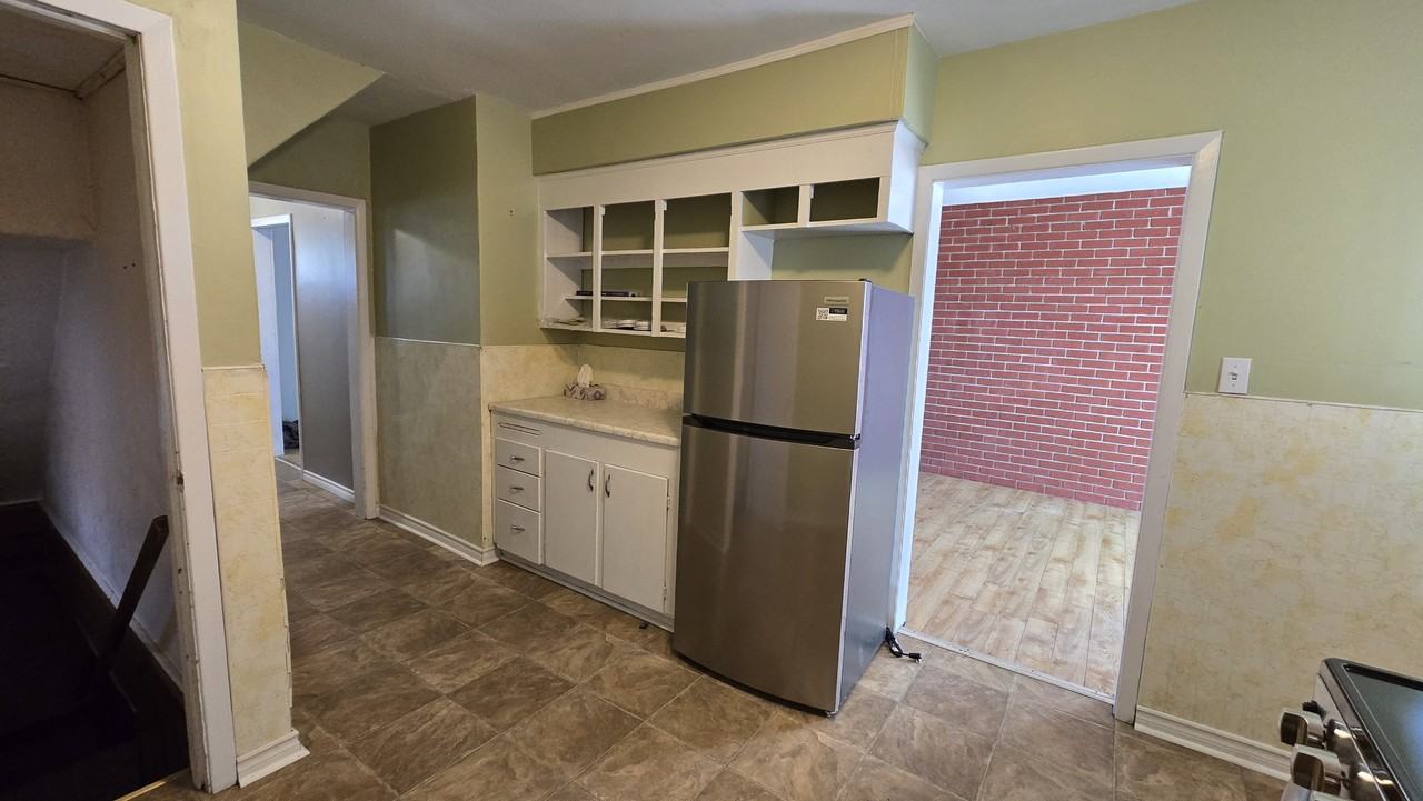 965 Dunsmure Rd #1 - Photo 7 of 18
