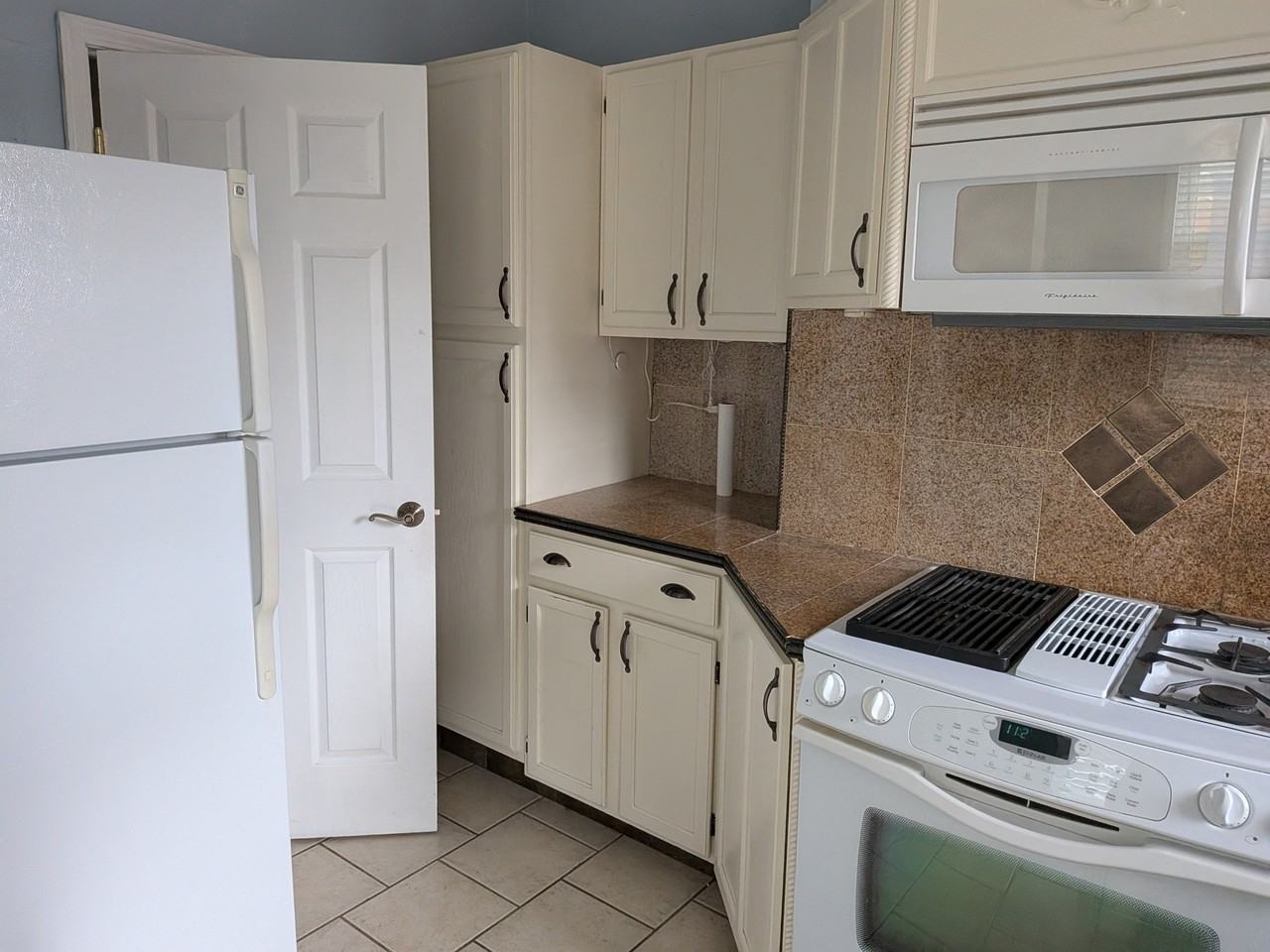 4327 Stanley St #1 - Photo 6 of 23