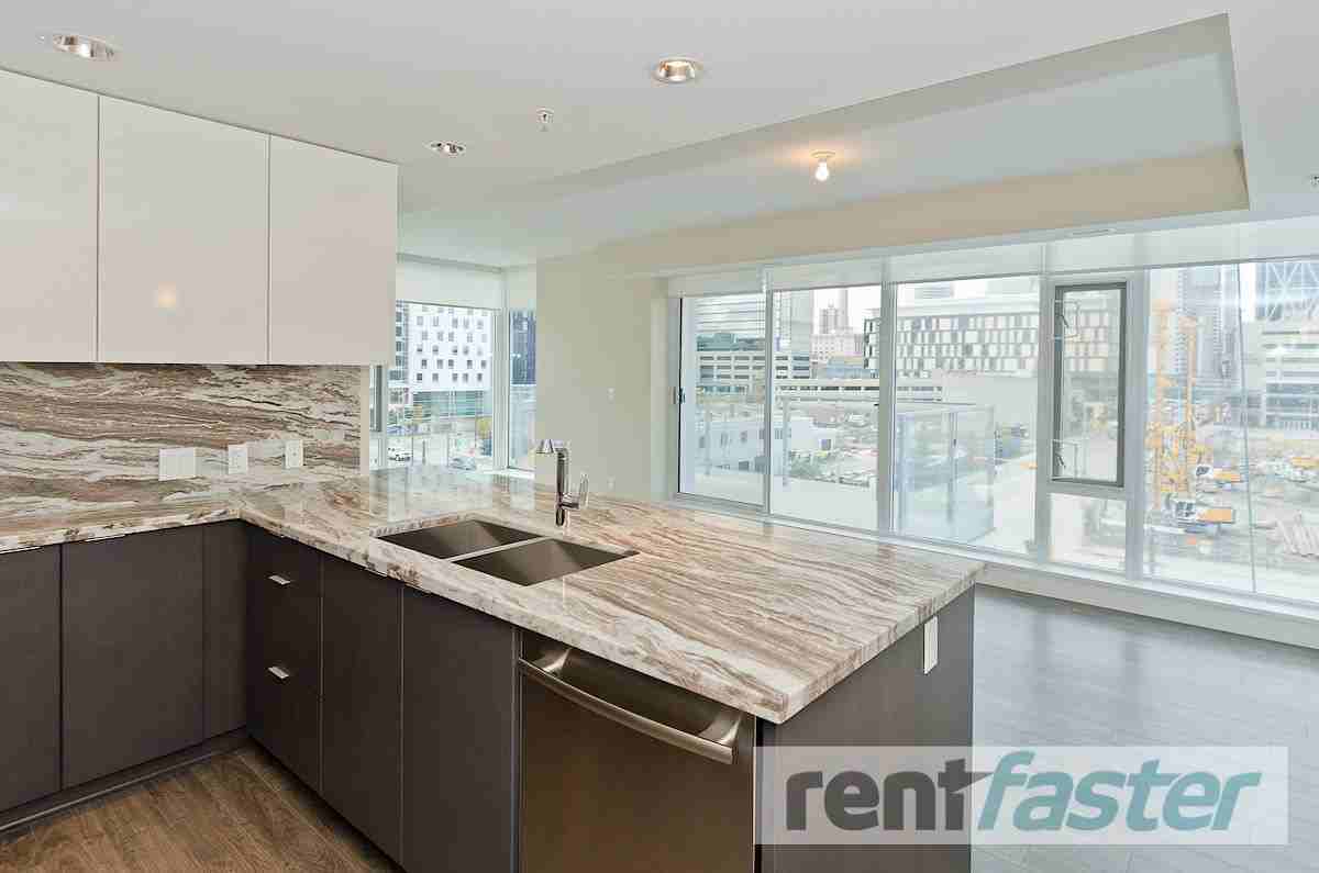 510 Evolution Towers (Pulse Tower) #413 - Photo 5 of 20