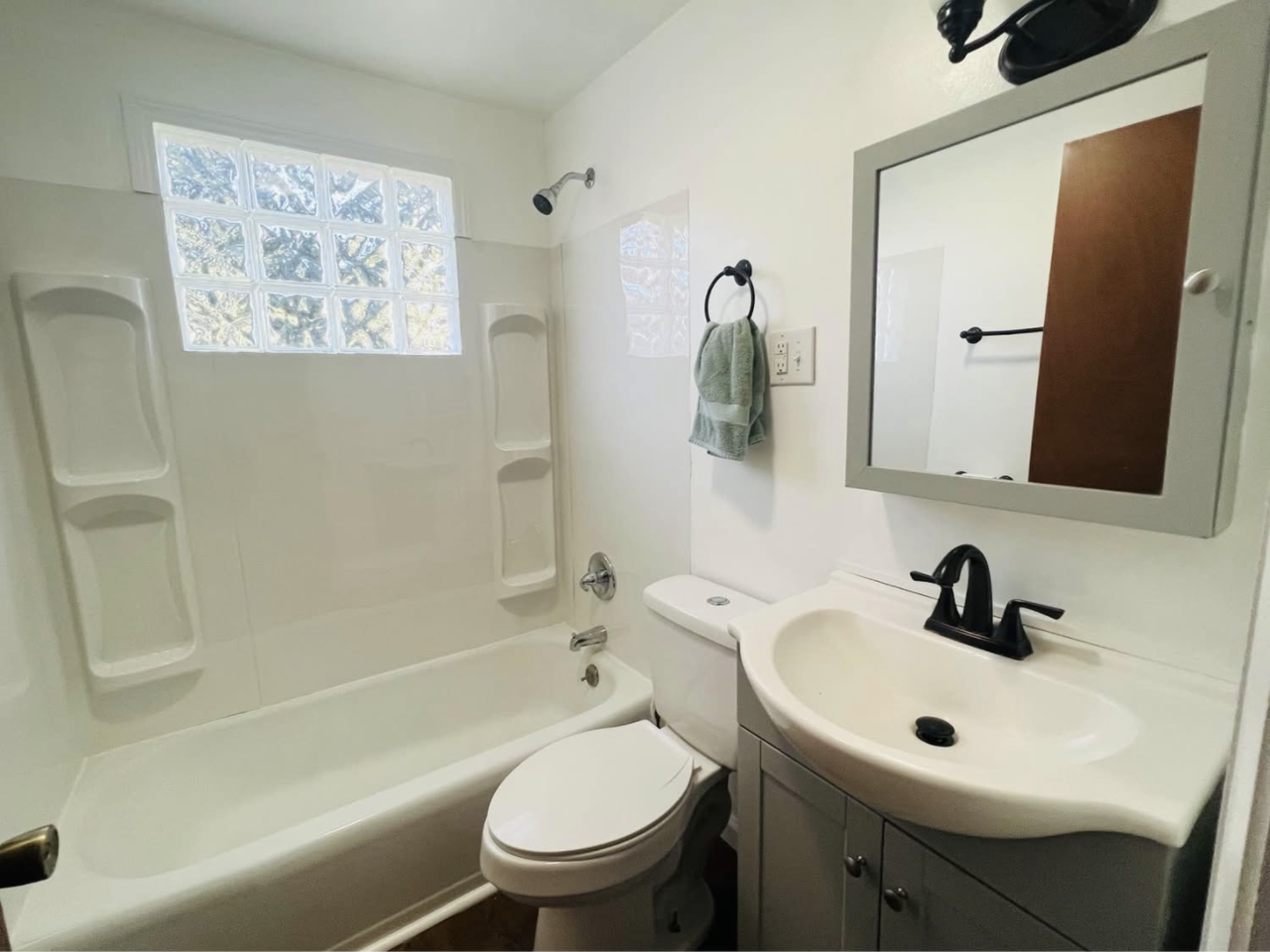 600 Madison Ave #1 - Photo 7 of 8