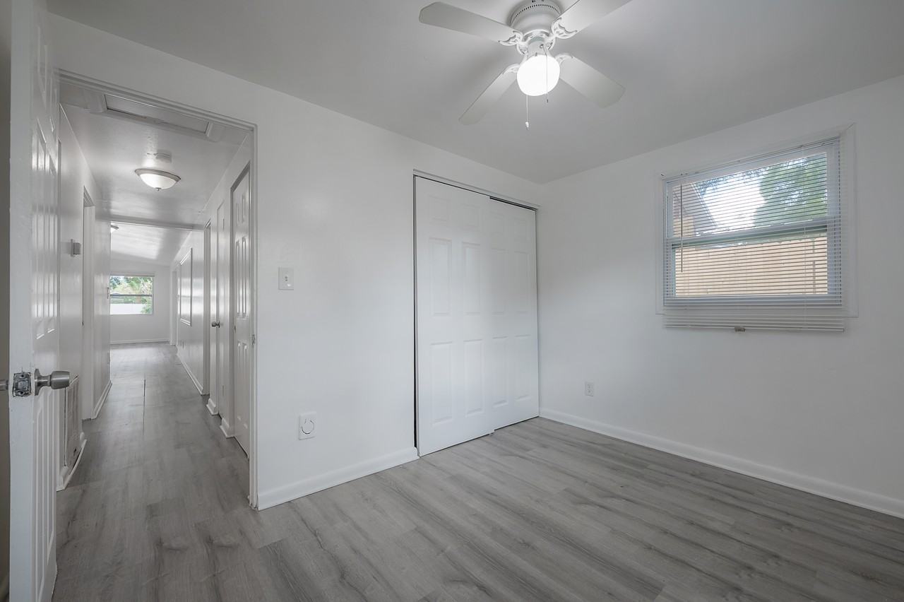 4017 N Seminole Ave #1 - Photo 6 of 11