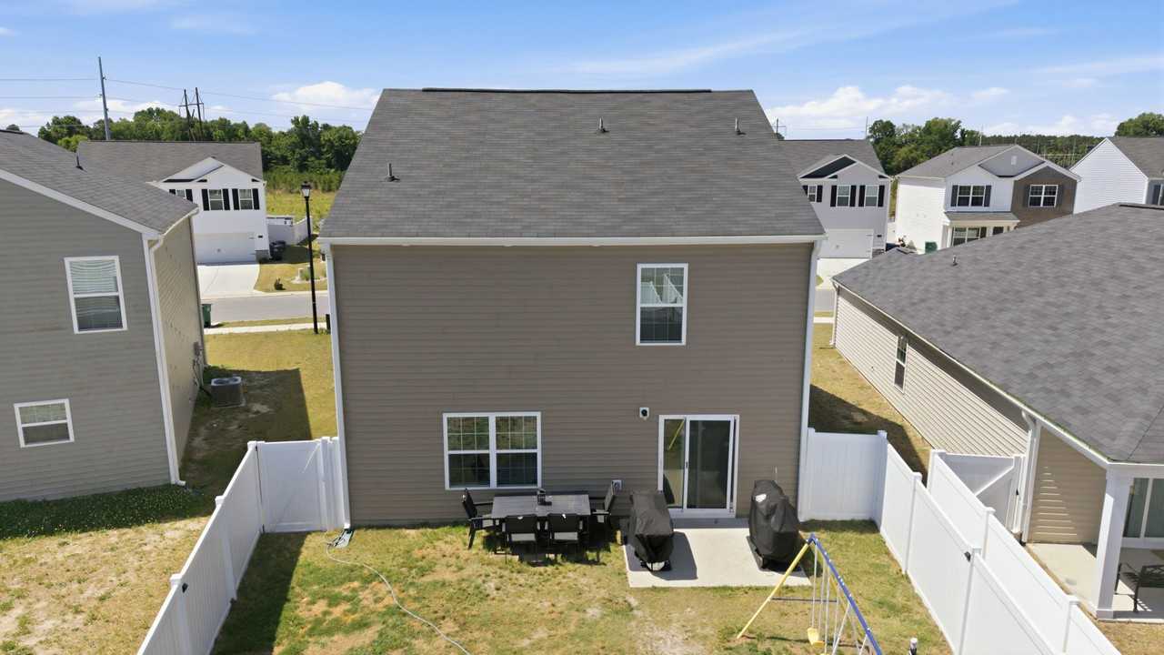 1160 Fowler Dr #1 - Photo 4 of 39