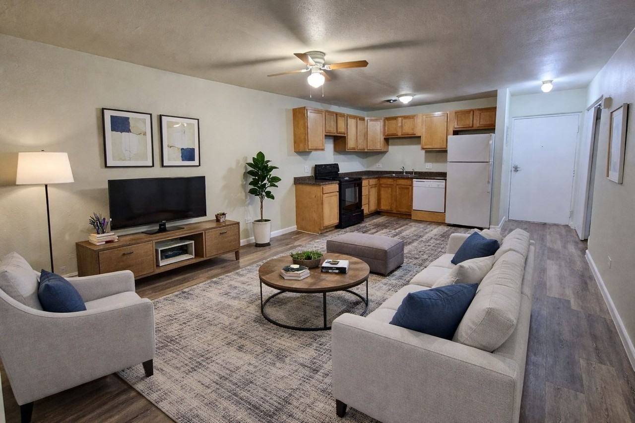1415 Yosemite Plainsman Apartments (1 and 2 Bedroom Units) - Photo 5 of 22