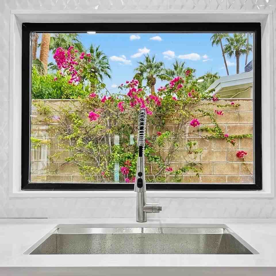 1523 E San Lorenzo Rd #1 - Photo 7 of 48