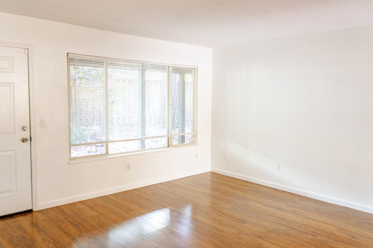 400 Ne 63rd Ave #402 - Photo 5 of 15