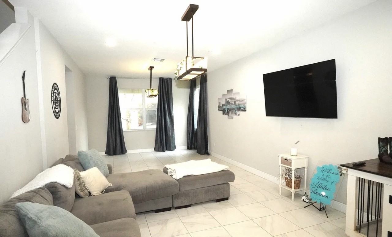 1271 Nw Leonardo Cir #1 - Photo 4 of 23
