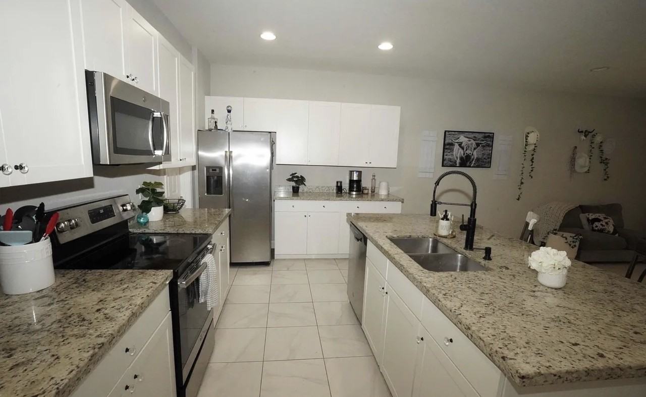 1271 Nw Leonardo Cir #1 - Photo 7 of 23
