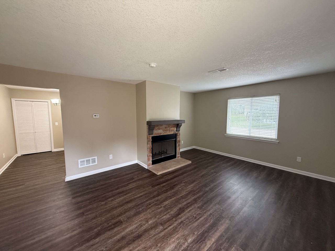 8135 N Stoddard Ave - Photo 5 of 16