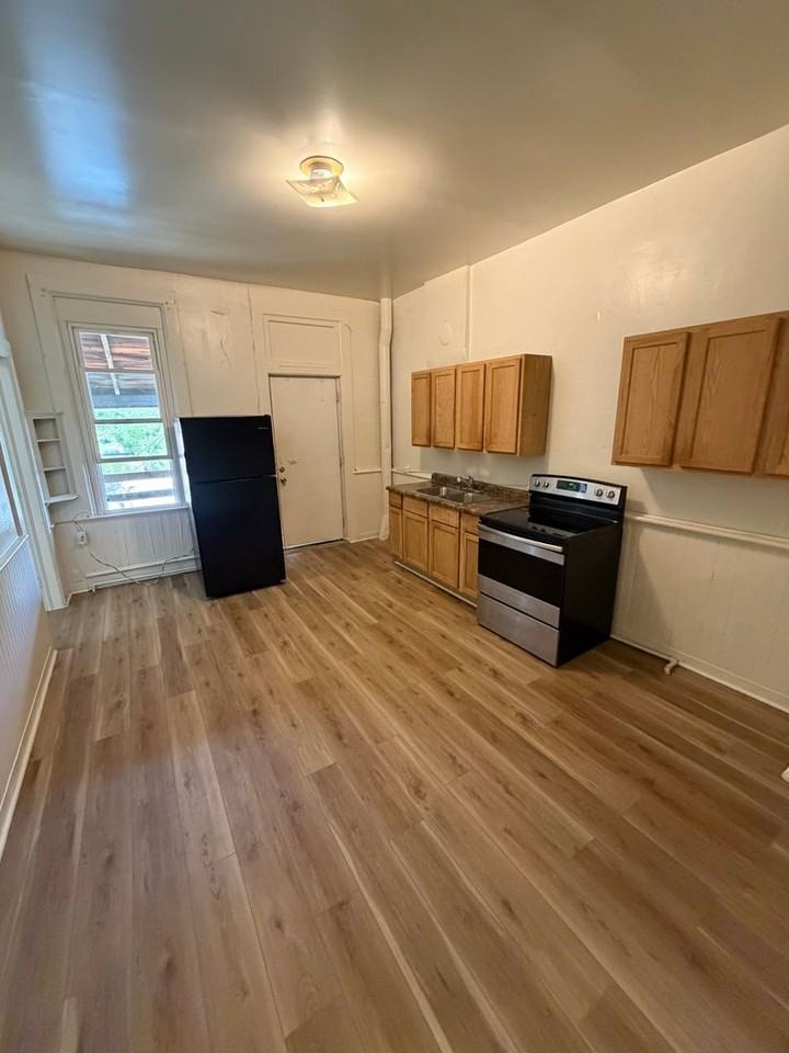 118/120 E Huron - Photo 3 of 38