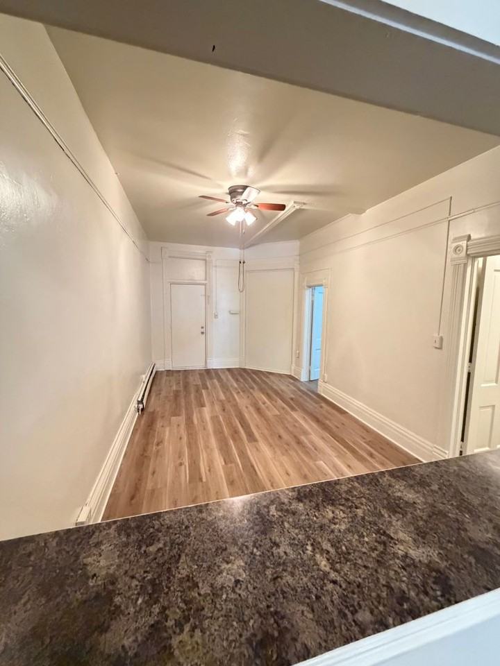 118/120 E Huron - Photo 5 of 38