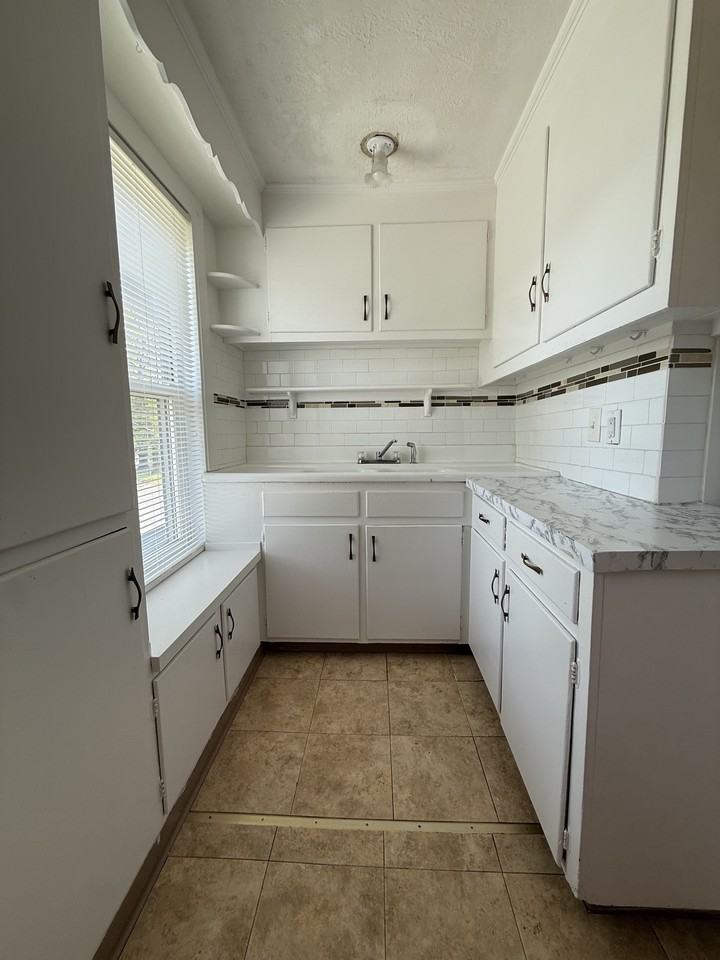 56 Mount Pleasant Ave #1 - Photo 4 of 17