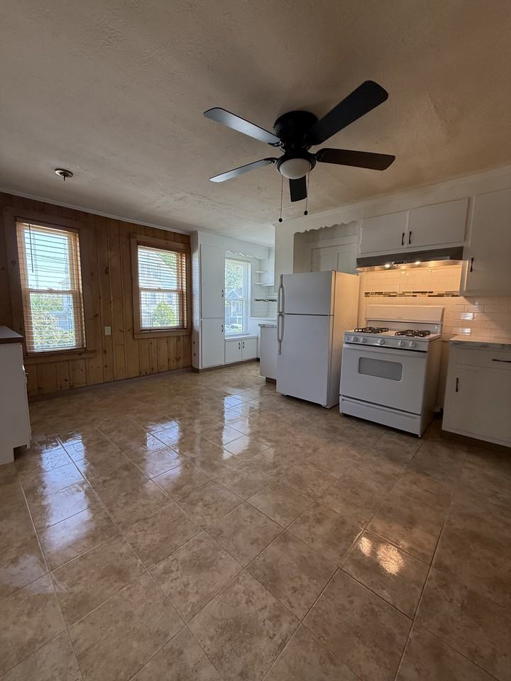 56 Mount Pleasant Ave #1 - Photo 6 of 17