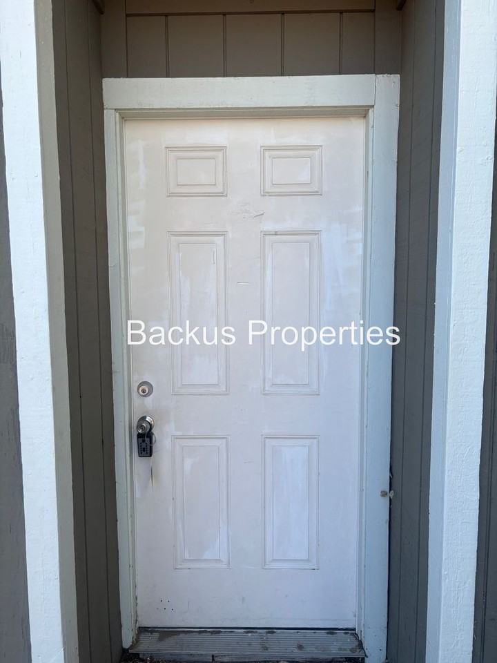1825 Palm Ave #A - Photo 2 of 20