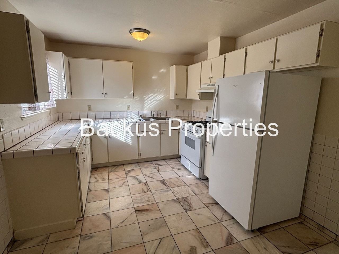 1825 Palm Ave #A - Photo 5 of 20