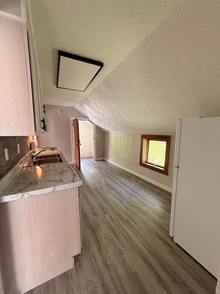 614A N Chestnut Ave - Photo 3 of 8