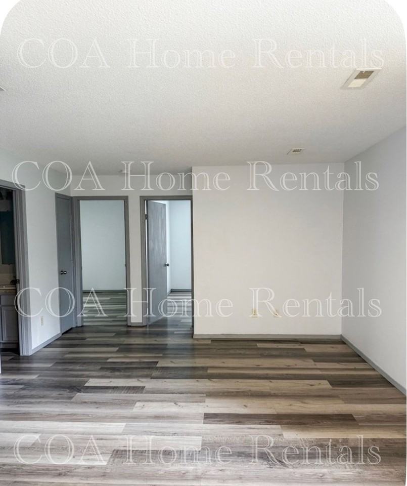 1249 N Minnesota Ave - Photo 2 of 10