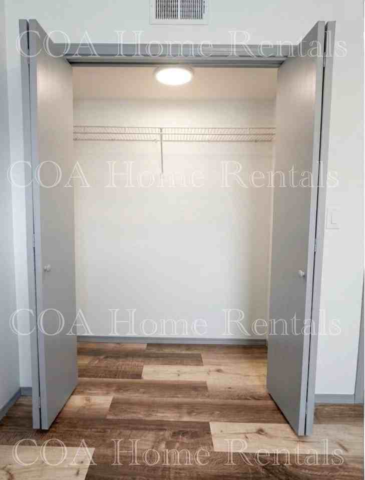 1249 N Minnesota Ave - Photo 4 of 10