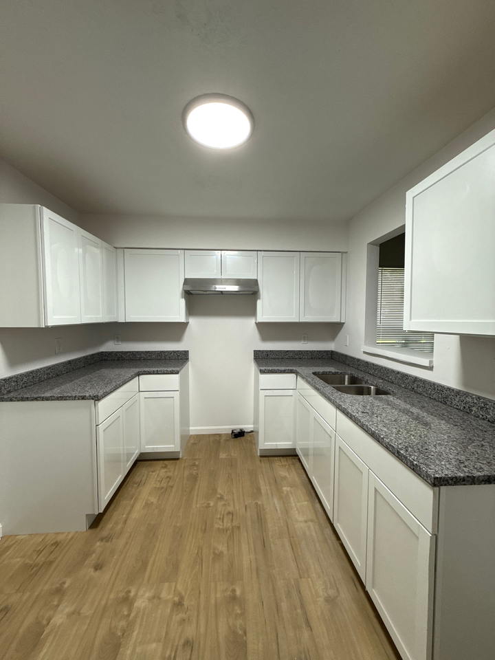 1723 W Kentucky Street - Photo 4 of 23