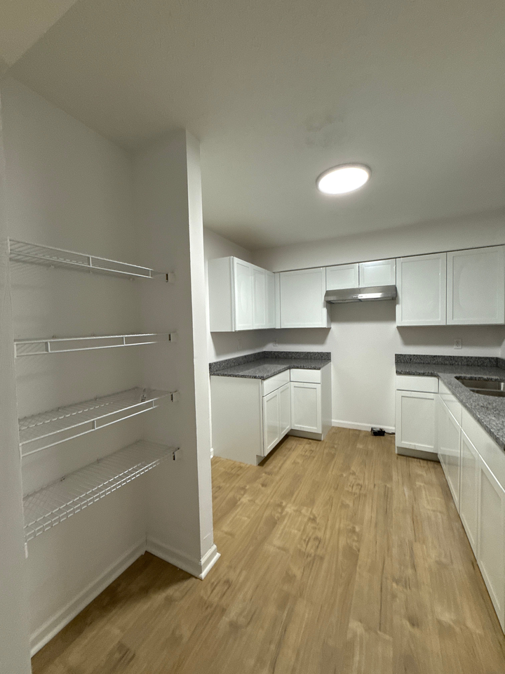 1723 W Kentucky Street - Photo 7 of 23
