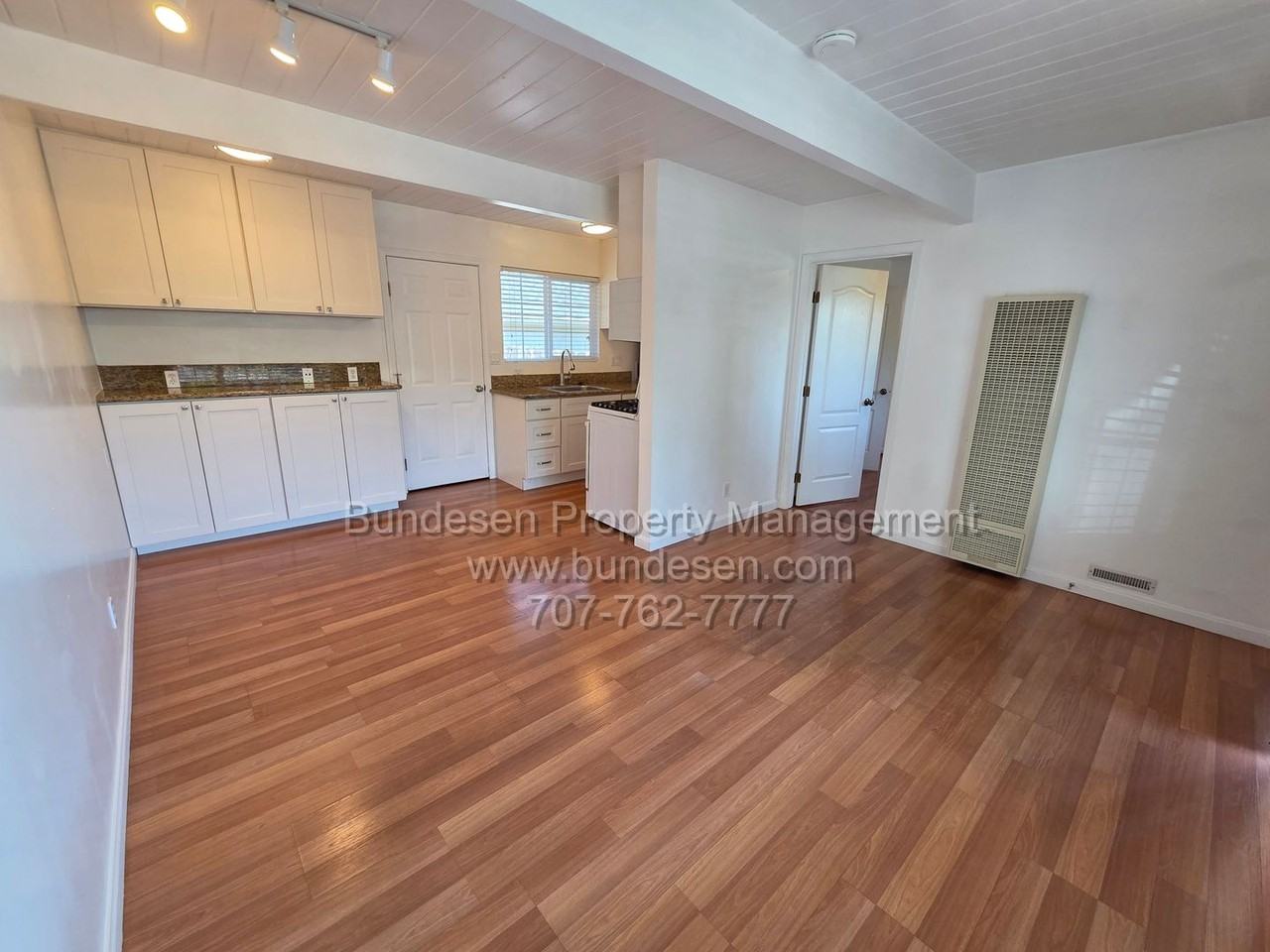 104 Kent St - Photo 2 of 12