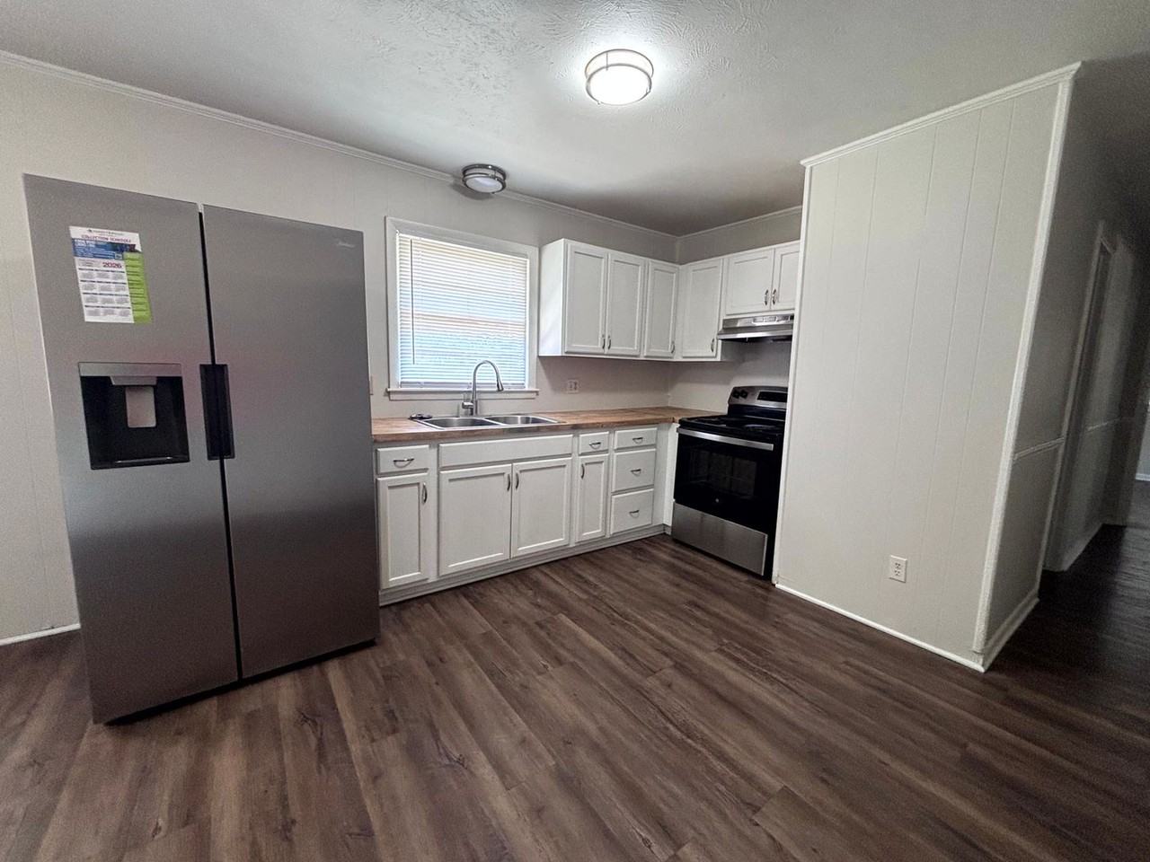 944 Lark Dr - Photo 3 of 14