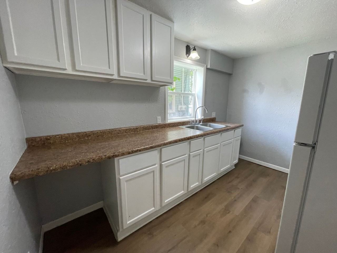 714/716 Chicago Avenue - Photo 4 of 21