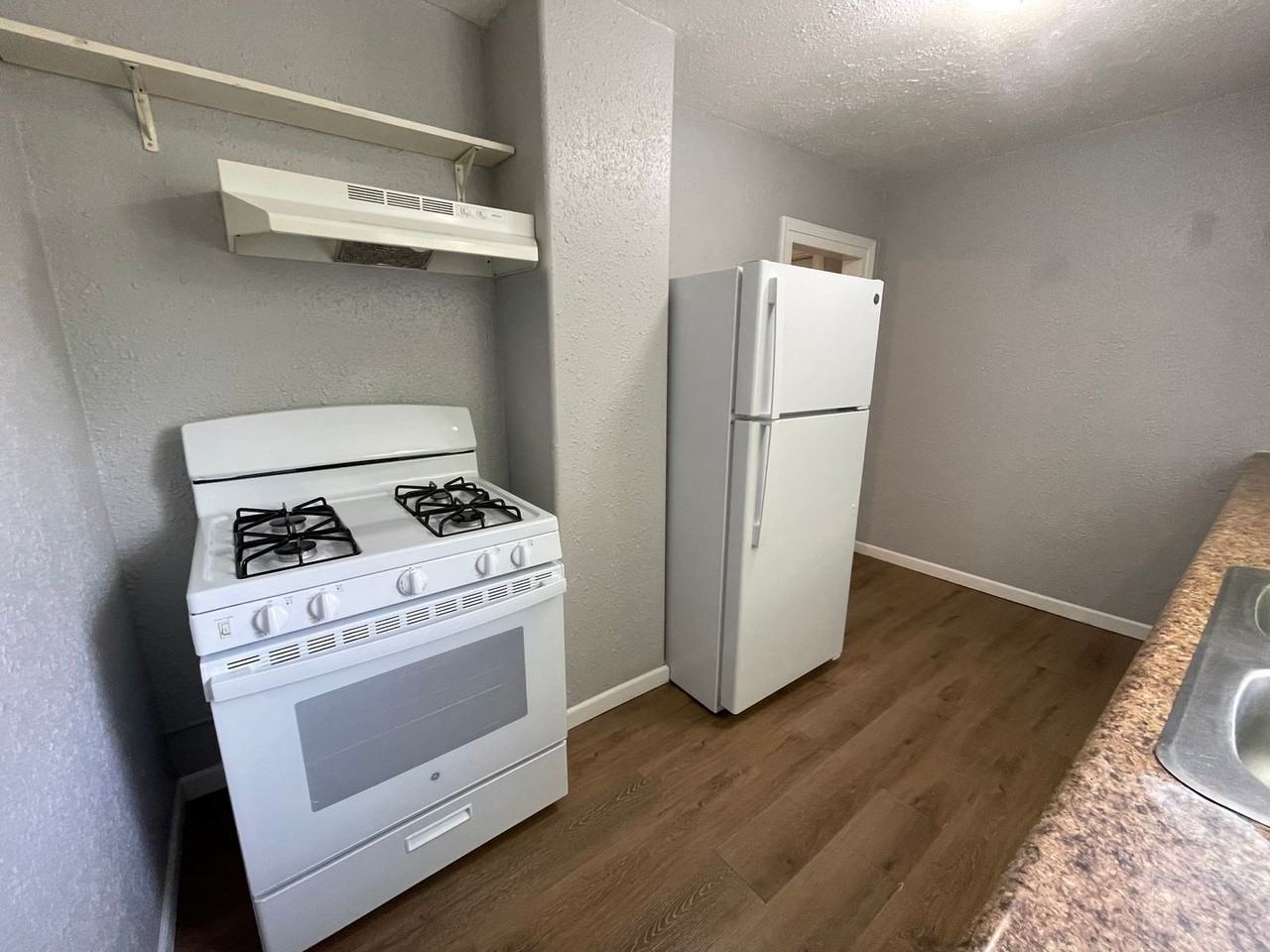 714/716 Chicago Avenue - Photo 5 of 21