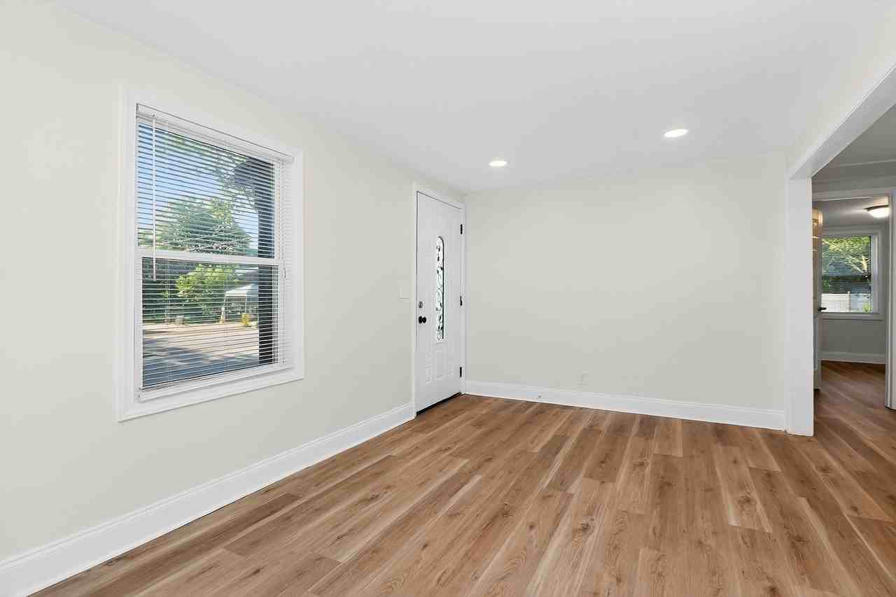 2958 Reid Ave - Photo 4 of 17