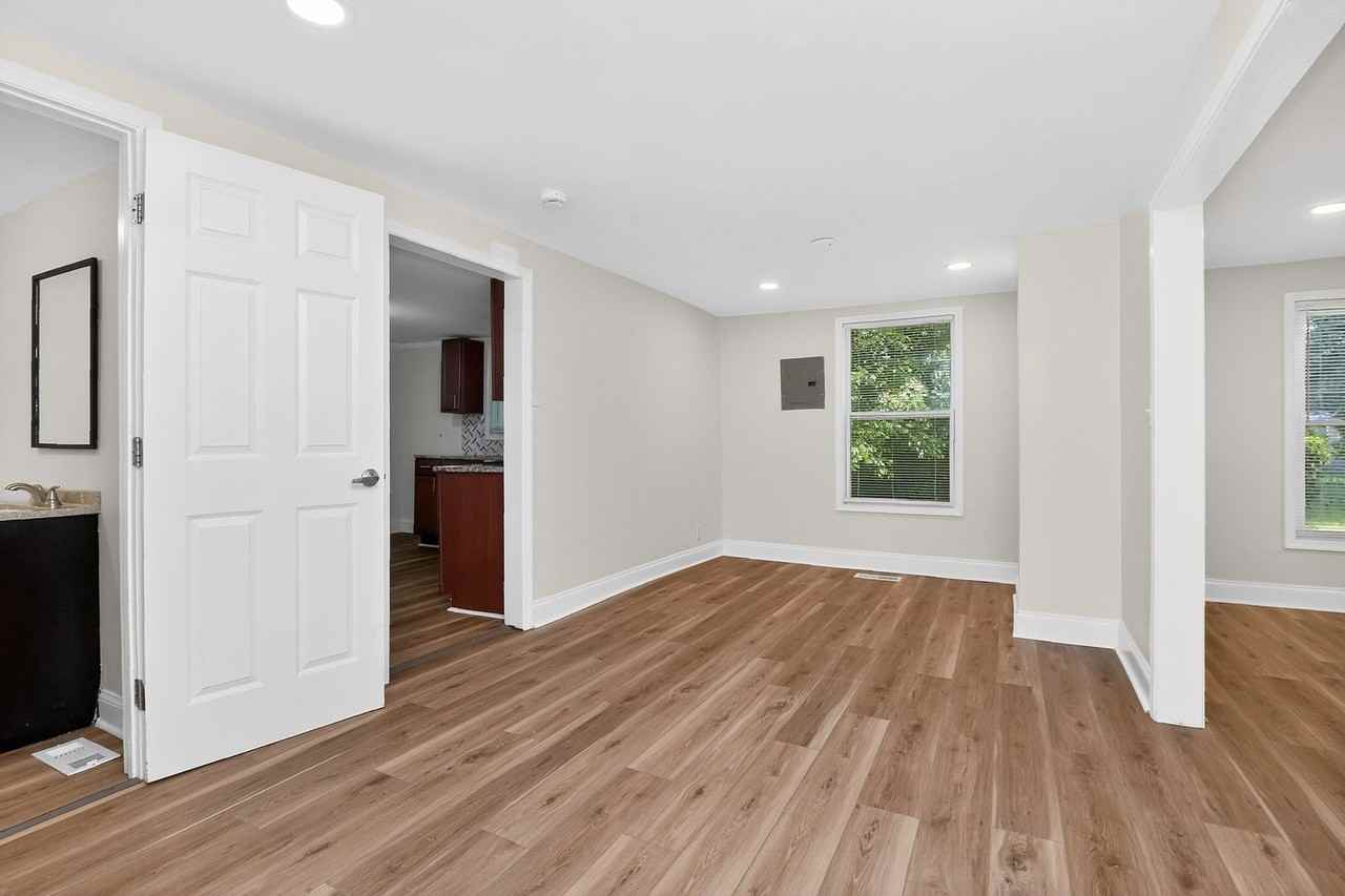 2958 Reid Ave - Photo 5 of 17