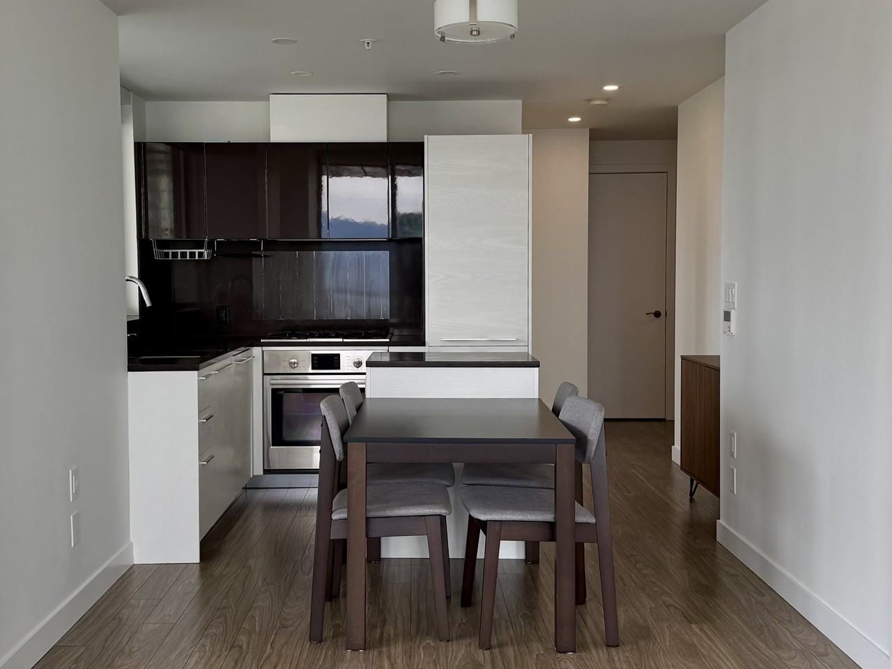6383 McKay Ave - Photo 4 of 17