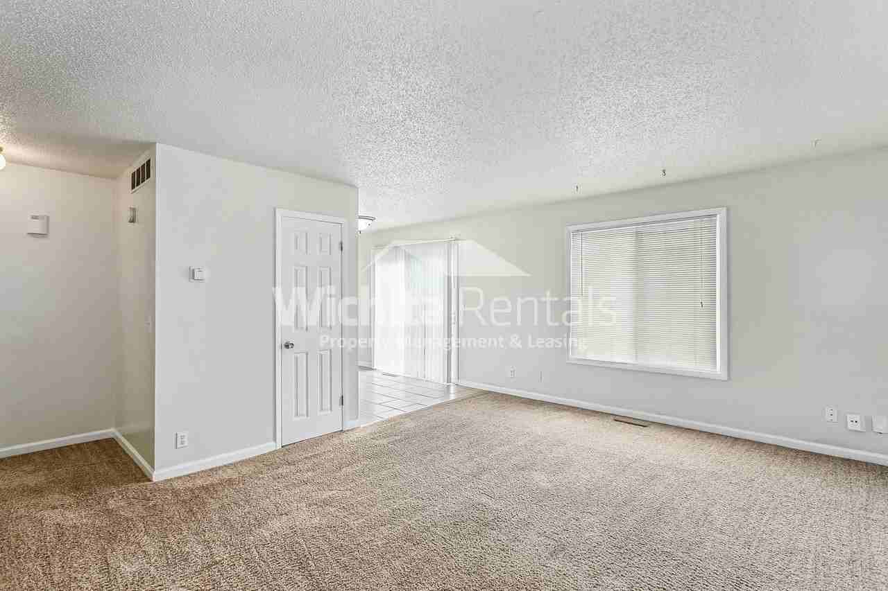 2303 S White Oak Dr - Photo 2 of 14