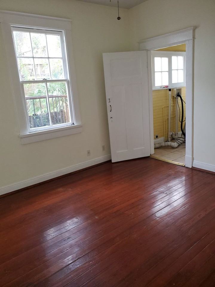 219R N Scott St - Photo 3 of 8
