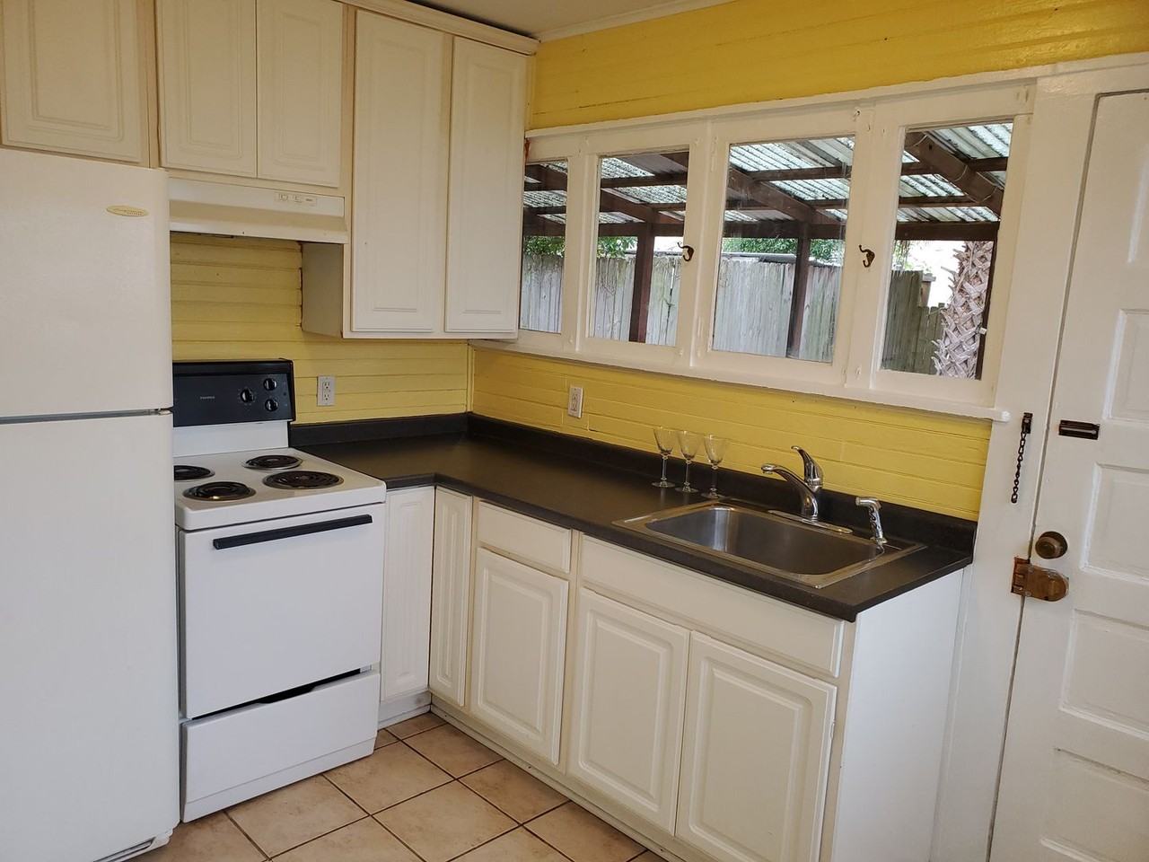 219R N Scott St - Photo 4 of 8