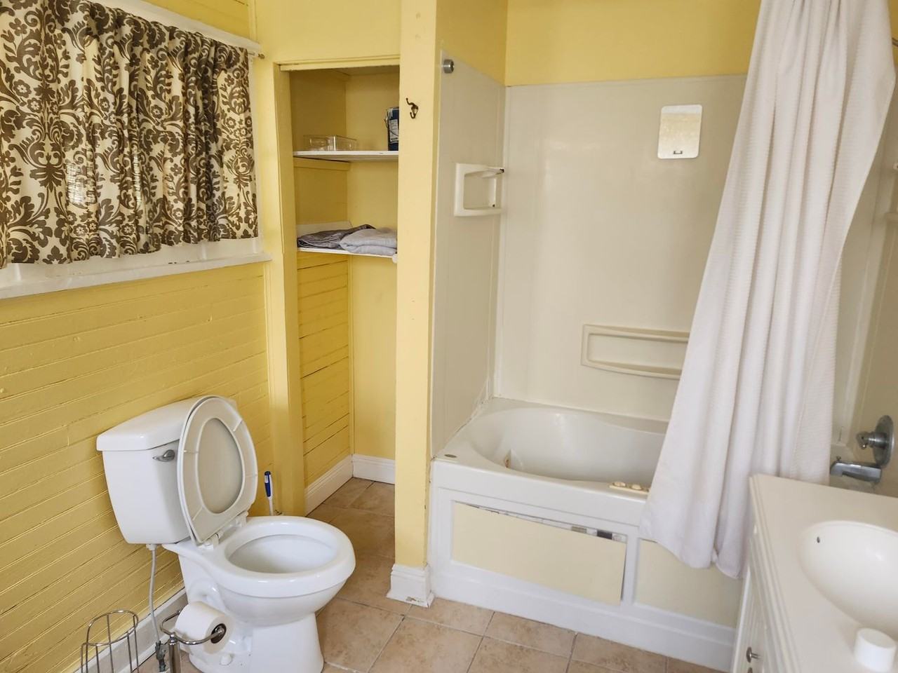 219R N Scott St - Photo 7 of 8