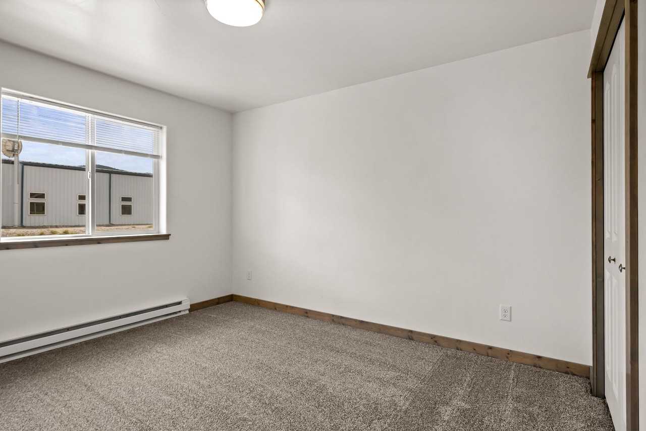 Pet Friendly 3 bed, 1.5 bath apartments! Ask us about our move in Special - Photo 4 of 15