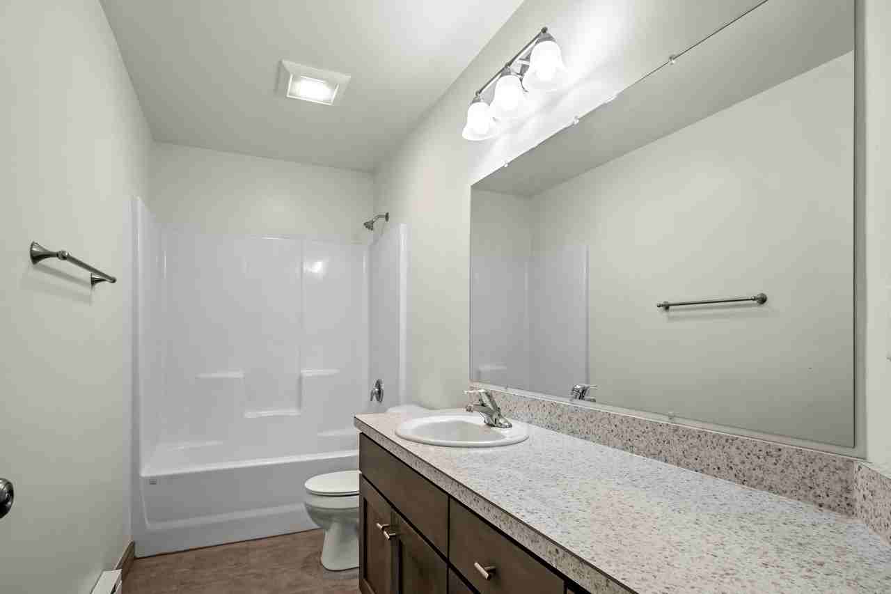 Pet Friendly 3 bed, 1.5 bath apartments! Ask us about our move in Special - Photo 5 of 15