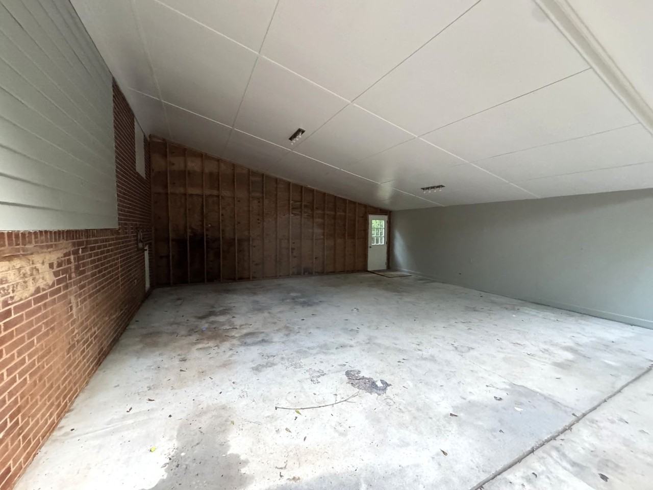 108 White St - Photo 5 of 35
