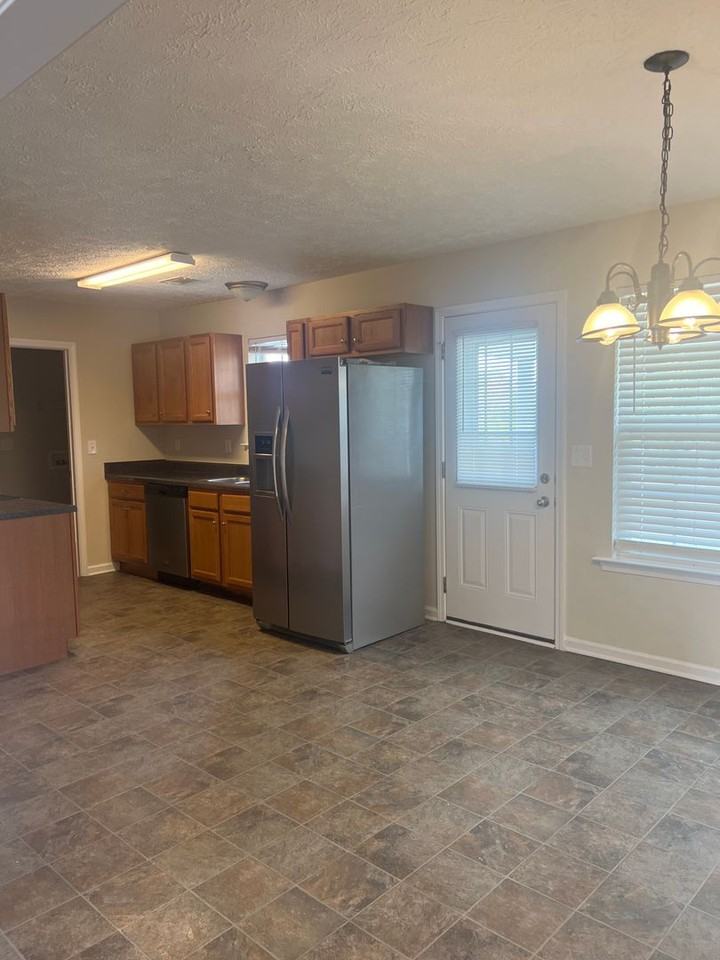 506 Upperglade Ct - Photo 5 of 15