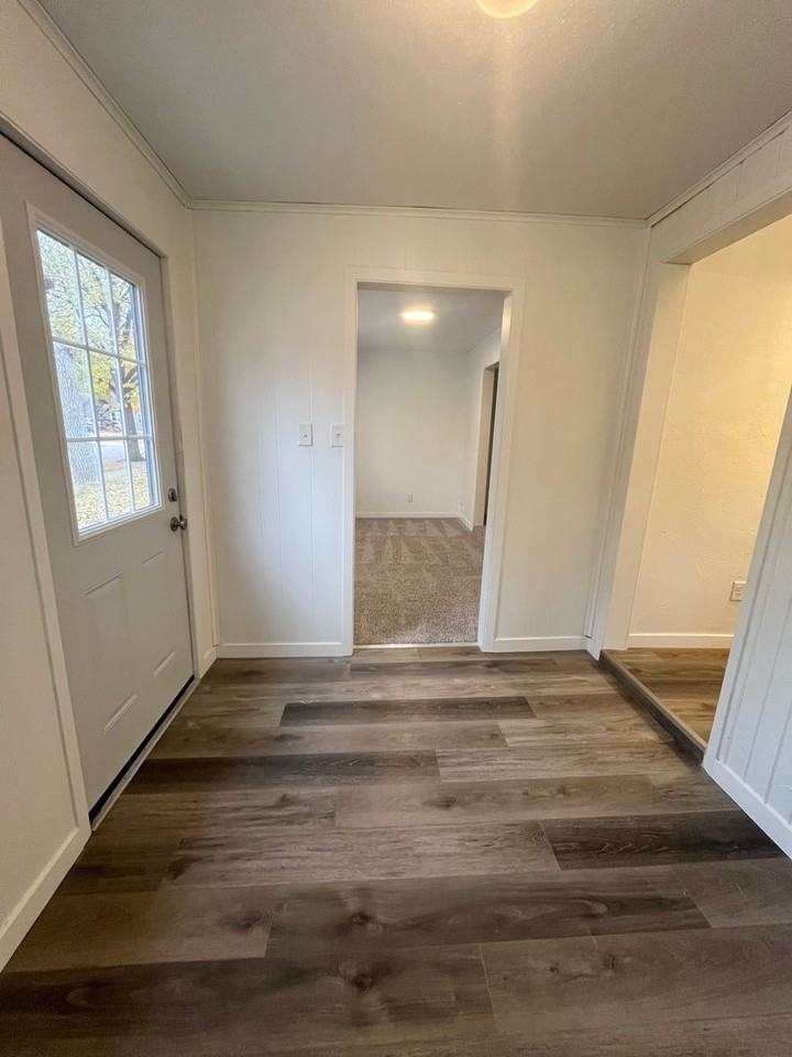 1907 S Prairie Ave - Photo 4 of 36