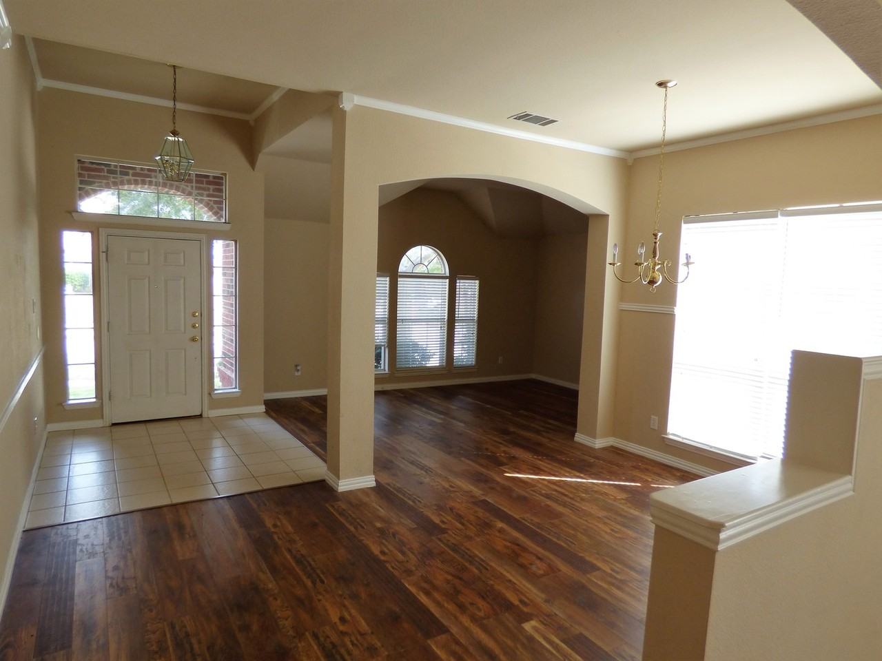 5001 Lake Crest Dr - Photo 3 of 13