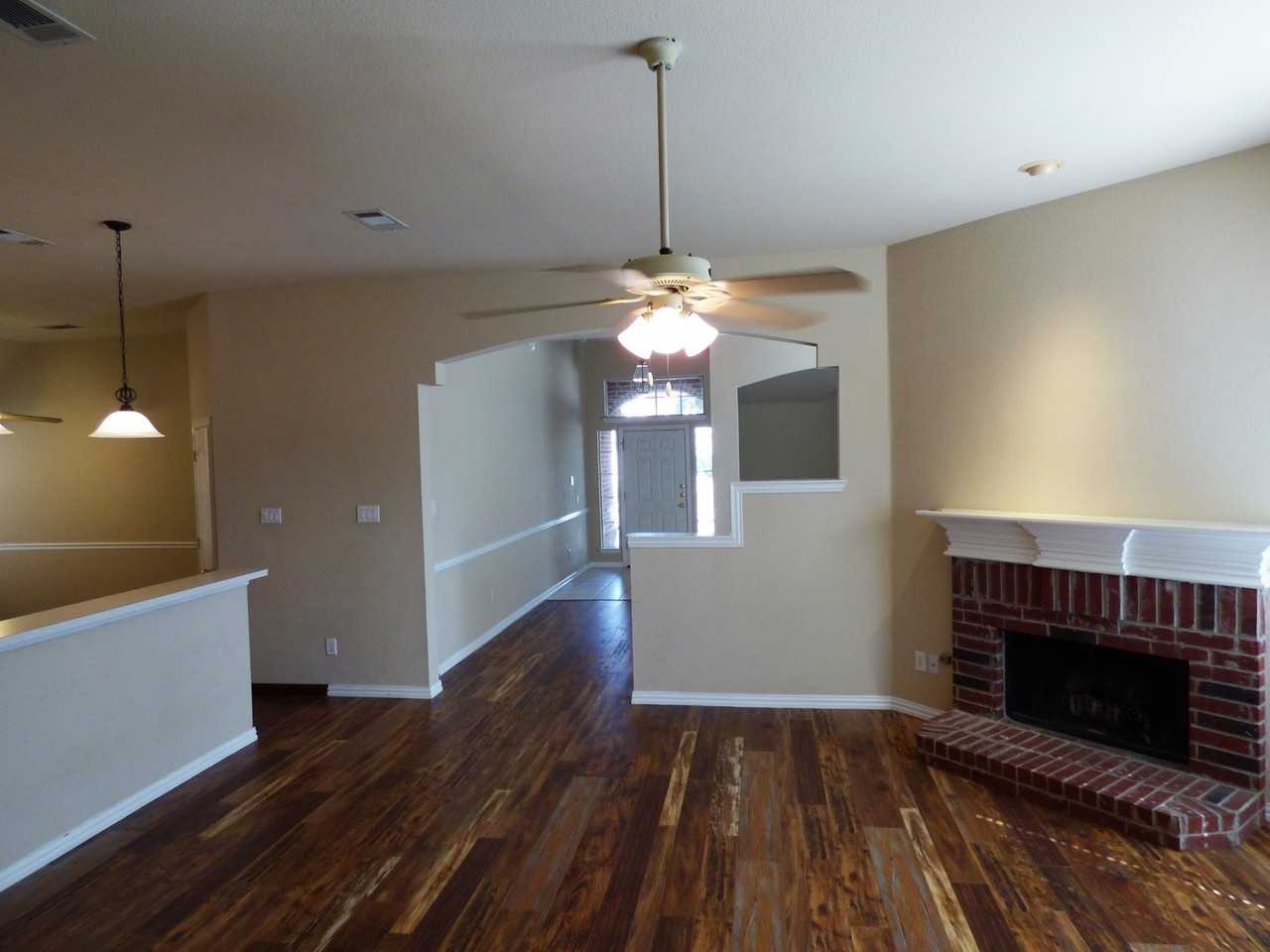 5001 Lake Crest Dr - Photo 4 of 13