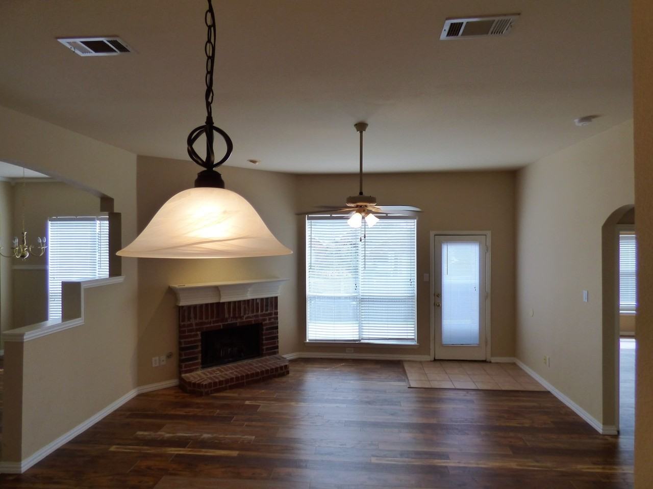 5001 Lake Crest Dr - Photo 5 of 13