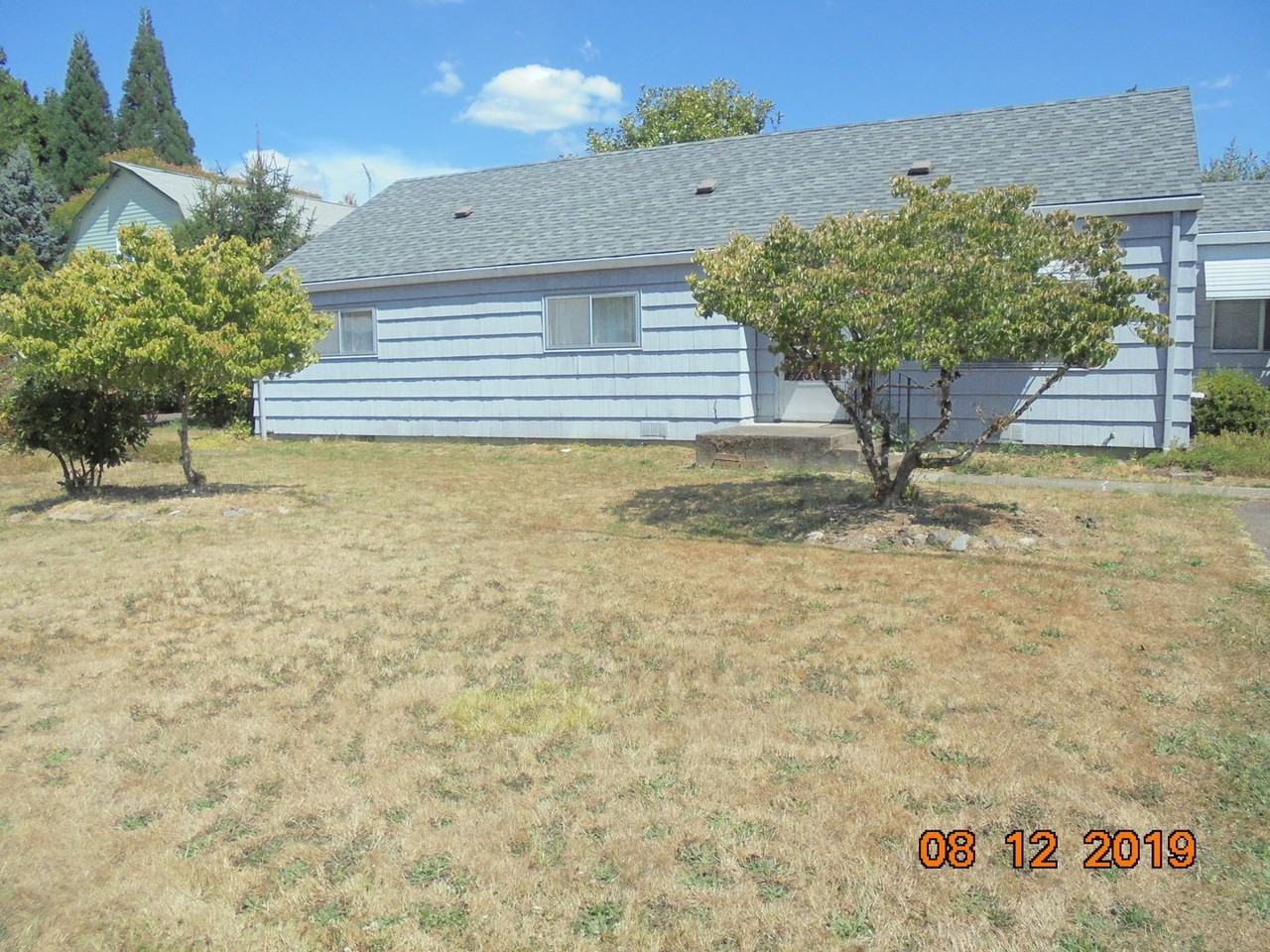 140 Sw Daniels St - Photo 2 of 18