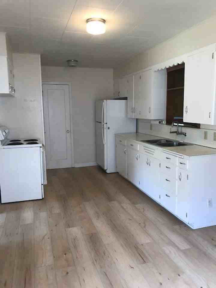 140 Sw Daniels St - Photo 5 of 18
