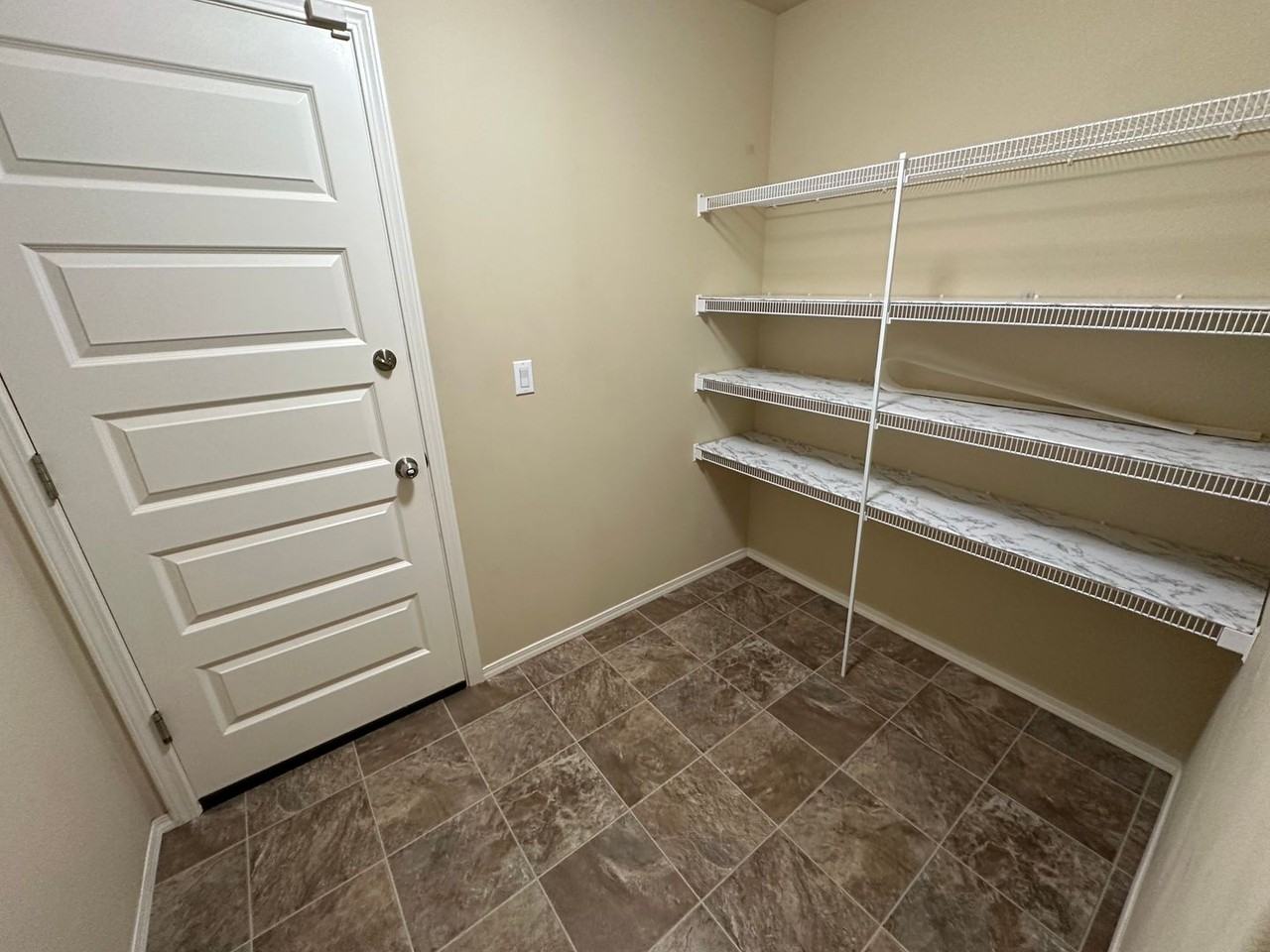 3021 Mcneil St - Photo 5 of 11