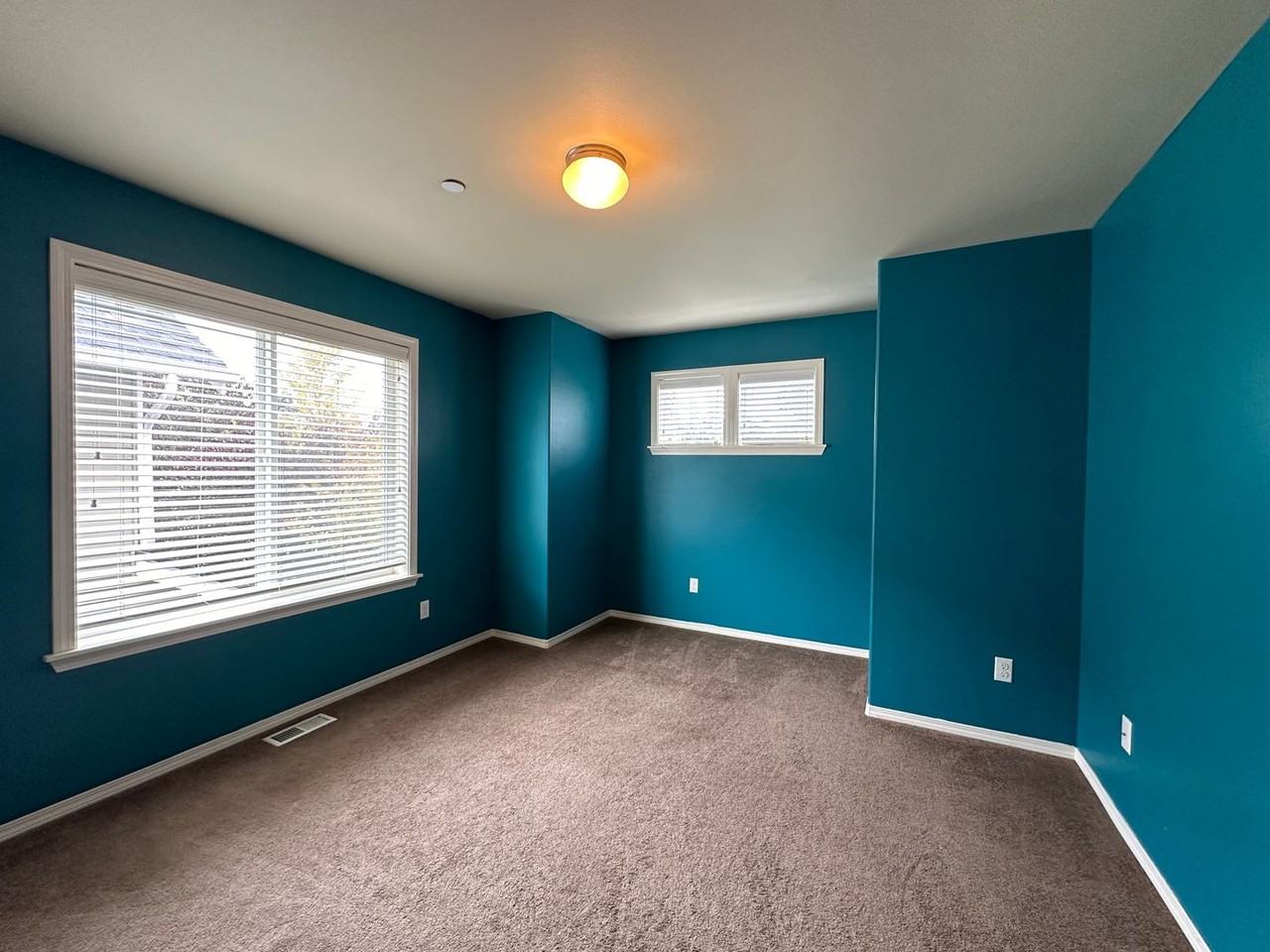 3021 Mcneil St - Photo 7 of 11