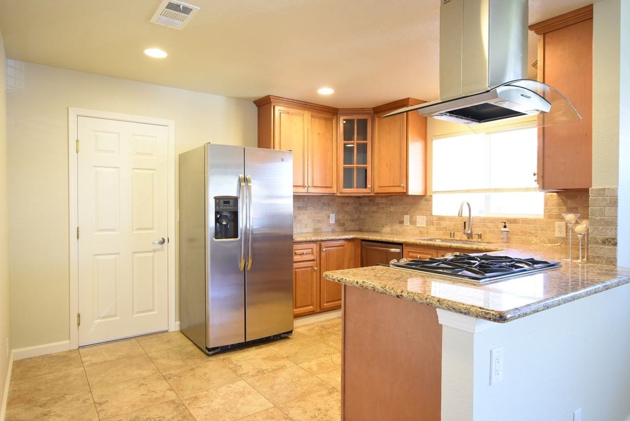 2422 Painted Rock Dr - Photo 2 of 14